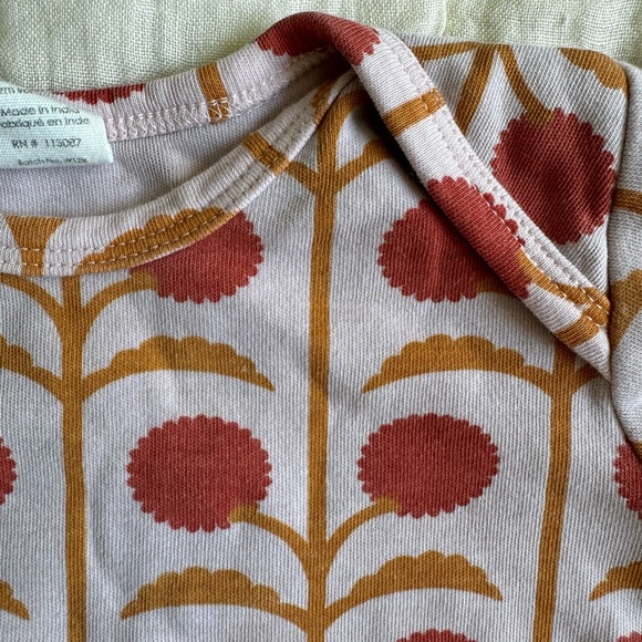 Kate Quinn Short Sleeve Bodysuit – Floral - Picture 6 of 8